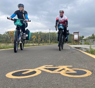 Wenn es ruhig wird entlang der Donau: Donauradweg im Herbst