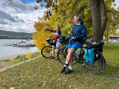 Wenn es ruhig wird entlang der Donau: Donauradweg im Herbst